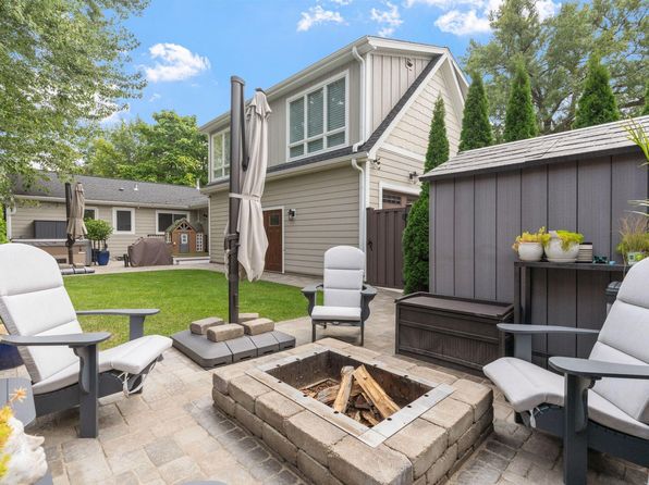 263 Lexington Pkwy S