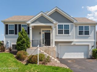 1241 Alta Vista Dr, Hampshire, IL 60140
