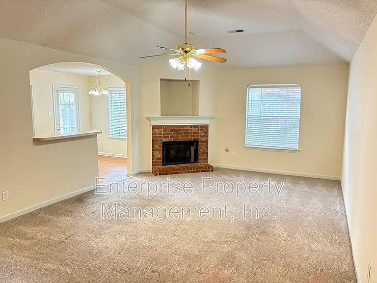 10127 Cross Valley Dr — Photo 3