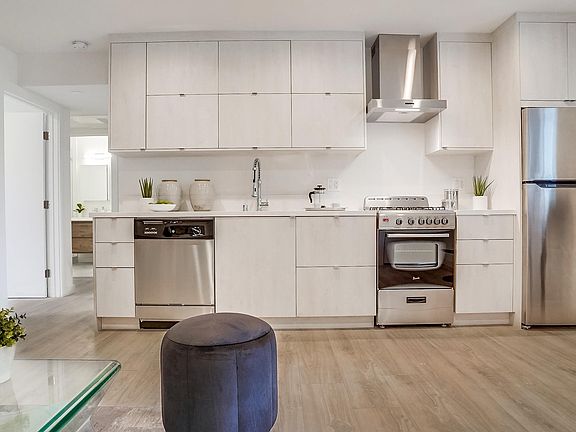 4th image of 721 Silver Lake Blvd #723