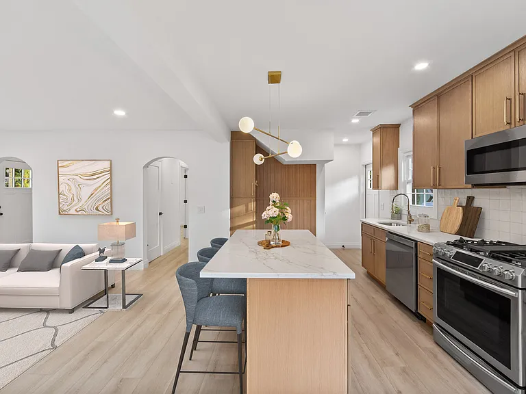 32 Brook St — Photo 33