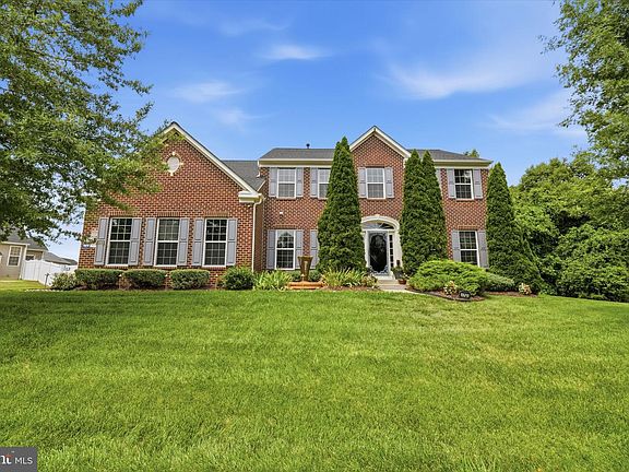 3rd image of 4706 Sir Woodburn Way