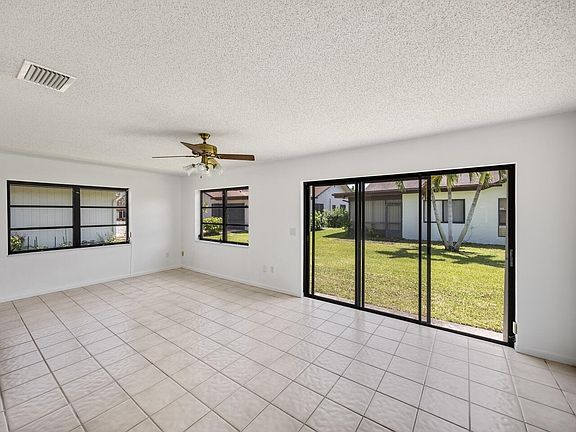 3rd image of 6304 Silk Dogwood Ln