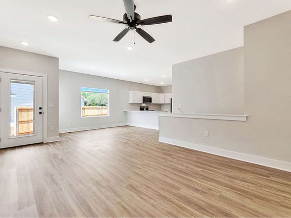 4th image of 1116 N Joye St #1