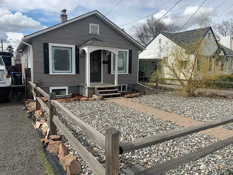 209 N Blue St — Photo 9