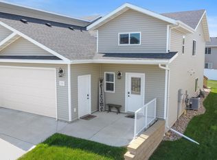 305 Will Ct SE, Mandan, ND 58554