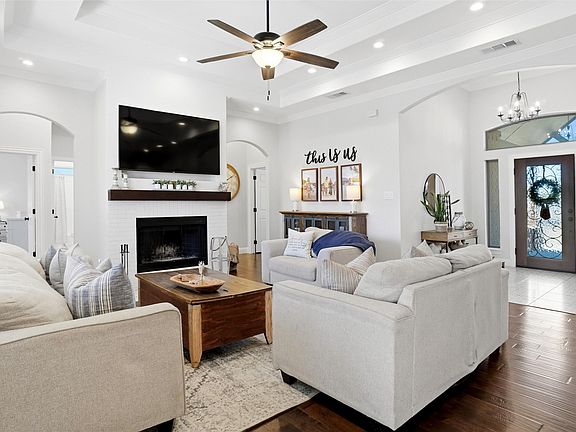 4th image of 135 Smith Ln