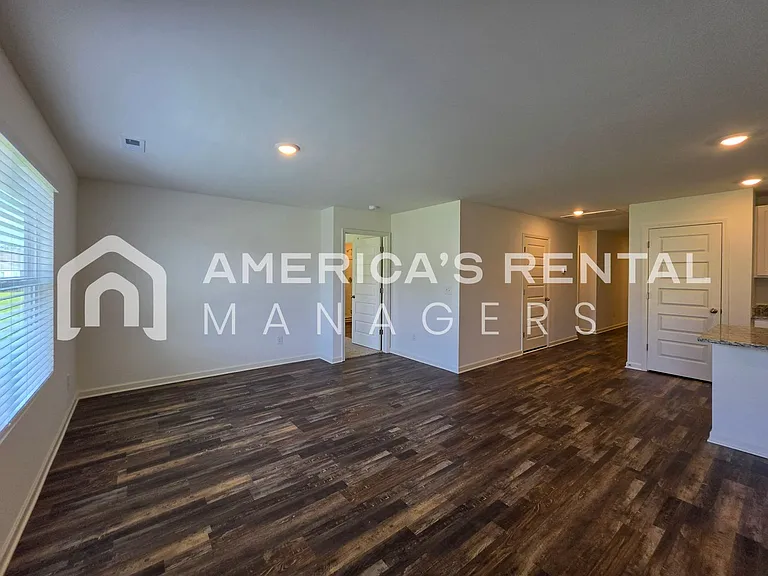 636 Wenonah Way — Photo 37