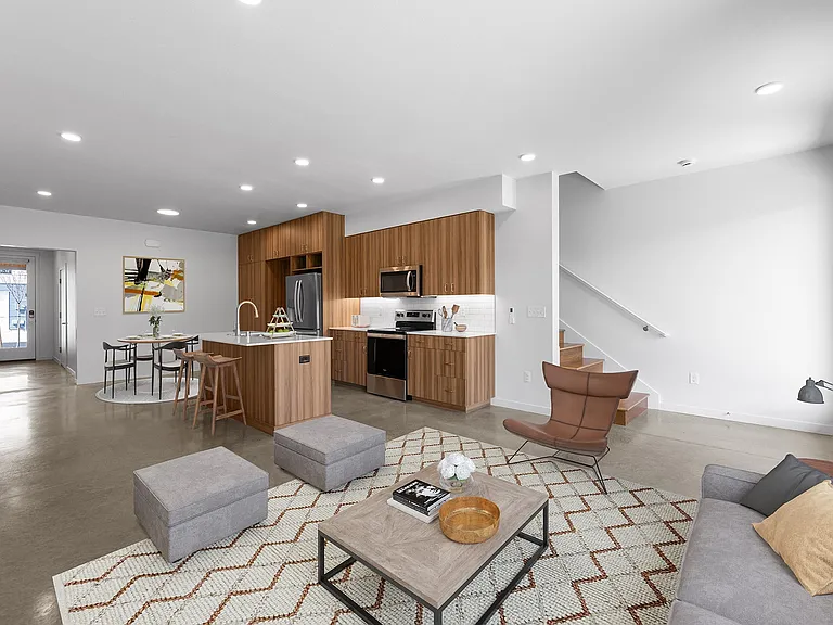 Ellis Apartments — Photo 14