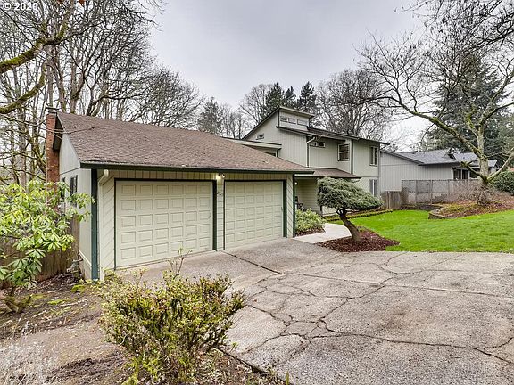 3rd image of 2605 NE 152nd Cir