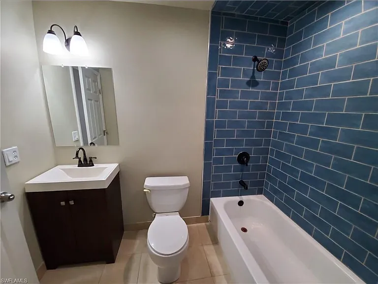 814 Frederick Reid St E — Photo 7