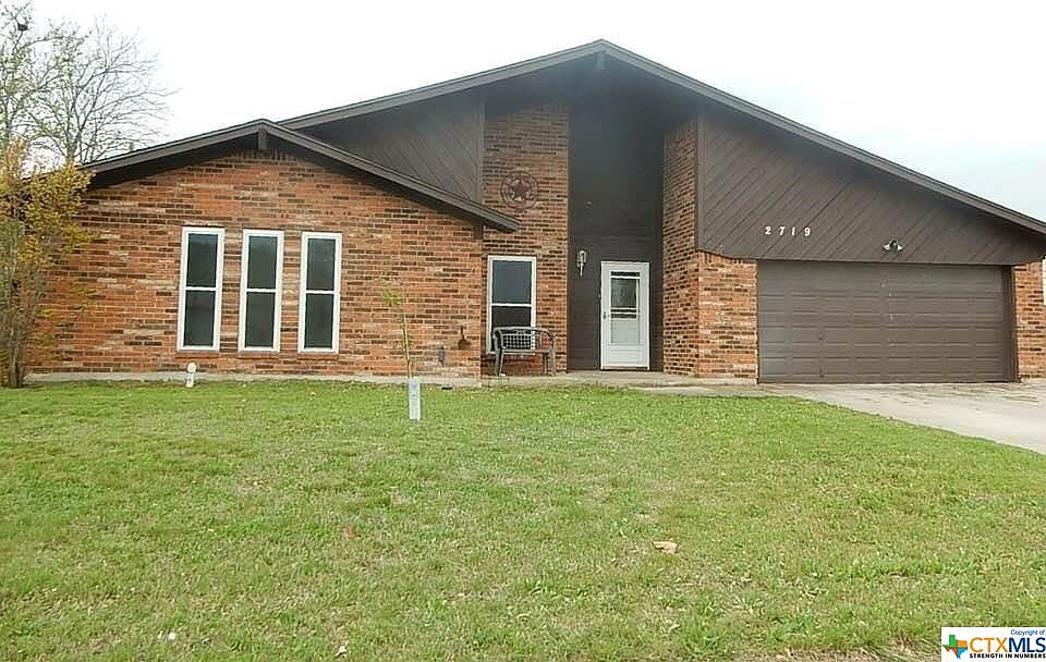 1st image of 2719 Phyllis Dr