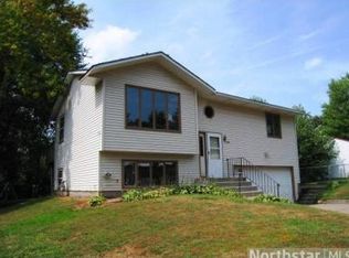 630 Grafton Ave N, Oakdale, MN 55128