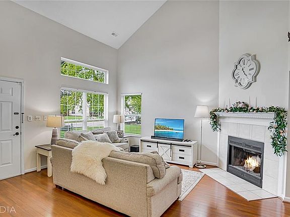5th image of 14168 Cliffwood Pl