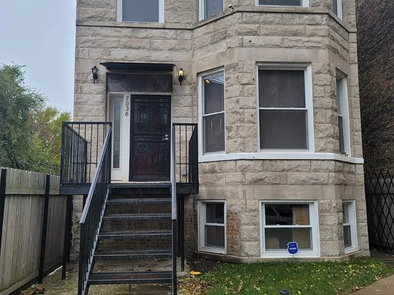 7036 S Rhodes Ave #1 — Photo 1