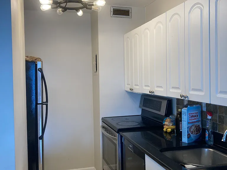 19 S 1st St #B1605 — Photo 10