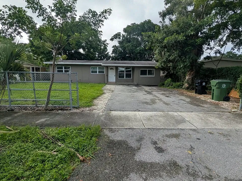 1524 NW 18th Ct
