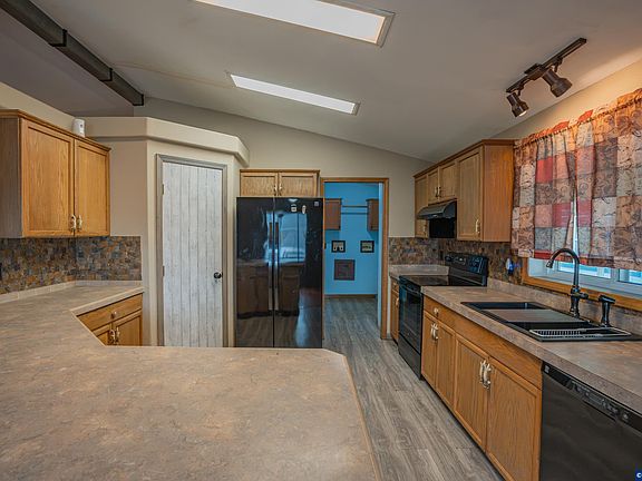 3rd image of 3200 Oak Terrace Dr Unit 32