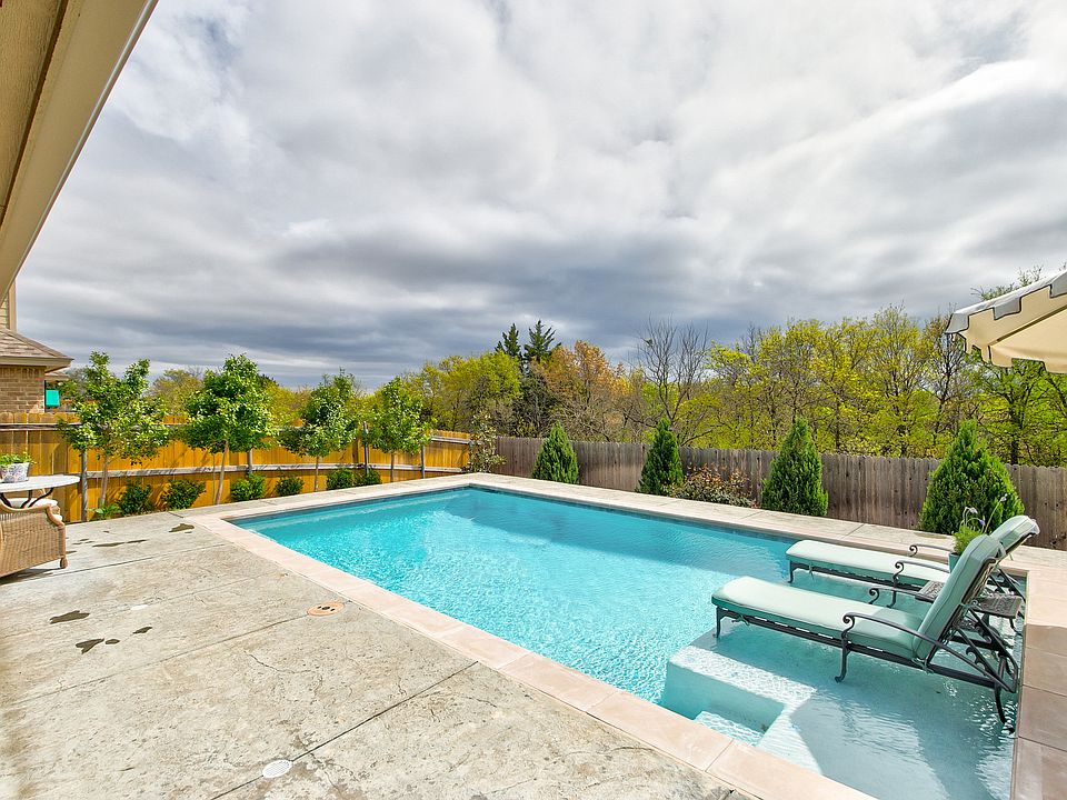 1st image of 620 Zachary Dr