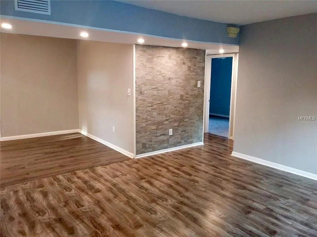 3 bed, 1250 sqft, $2,700 — Photo 4