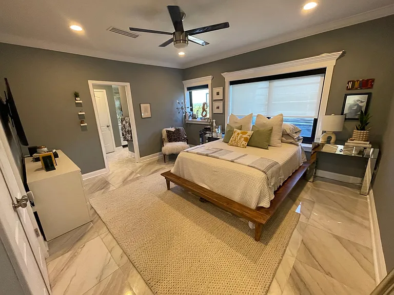Plaza House — Photo 99