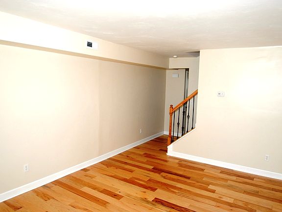 3rd image of 744 Grant Ave
