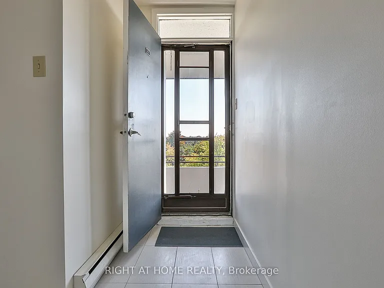 35 Sunny Glenway #302 — Photo 2