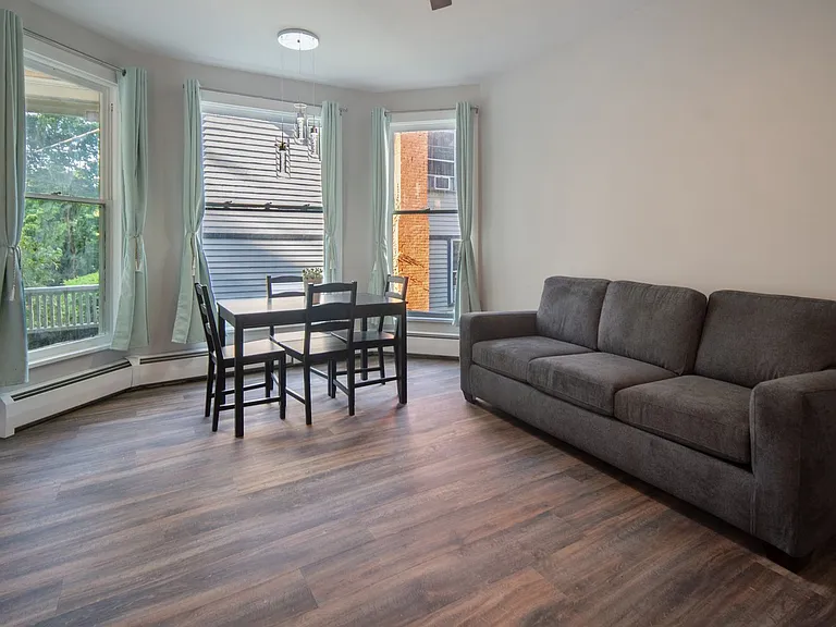 404 University Ave — Photo 62