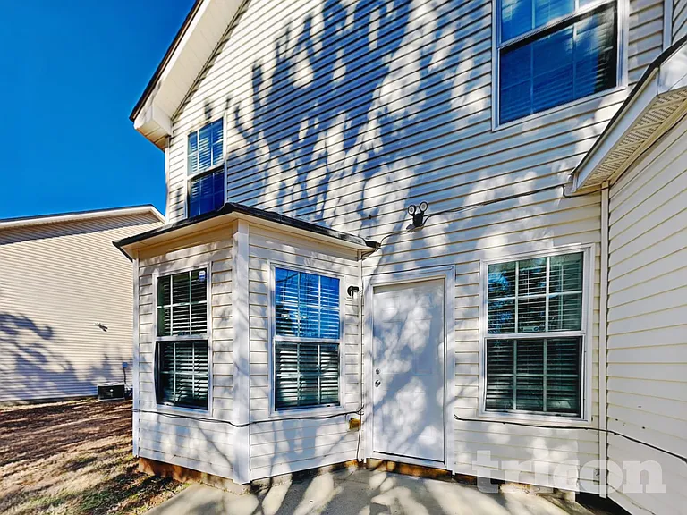2408 Wood Bend Ln — Photo 17