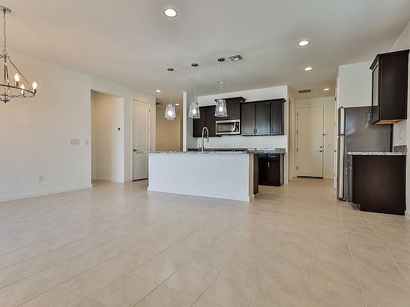 4th image of 11008 W Parkway Dr