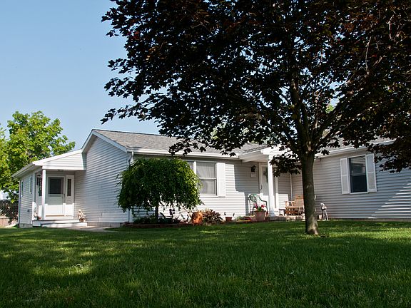 3rd image of 318 Linden St