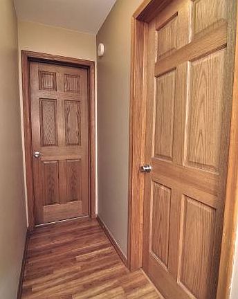 Wood Floors & 6-Panel Doo
