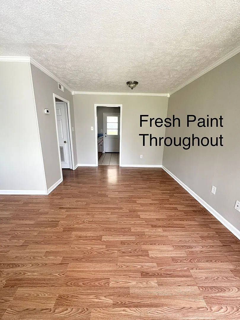 CUTE 2 Bedroom/ 1Bath unit in Central Conway! Renovated & Ready for Move-In — Photo 4