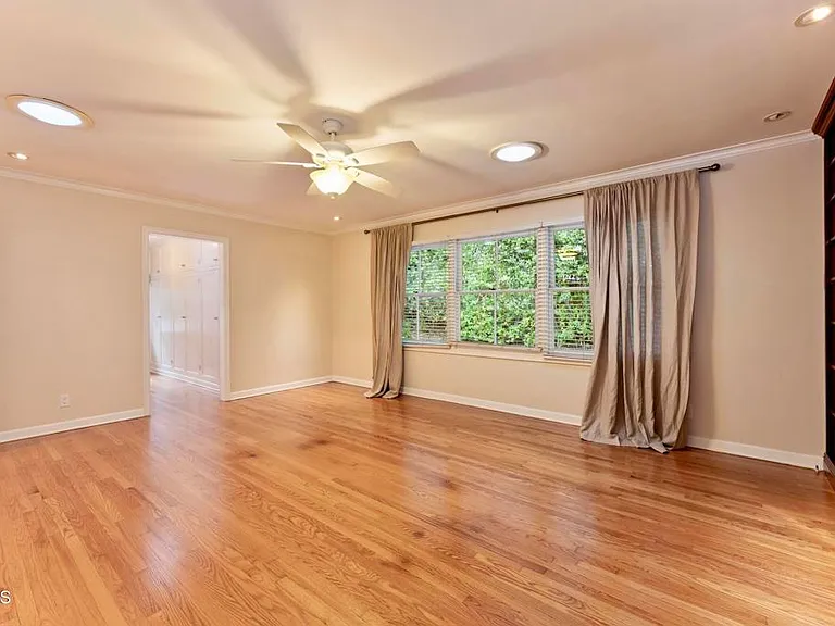 1650 Knollwood Dr — Photo 30