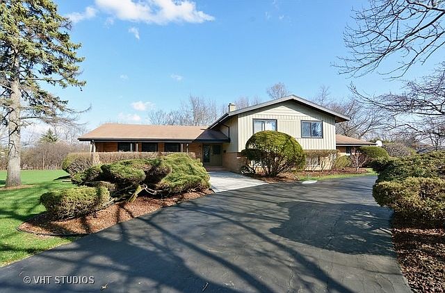 1st image of 139 Graymoor Ln