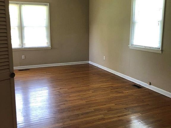 5th image of 308 E 13th St