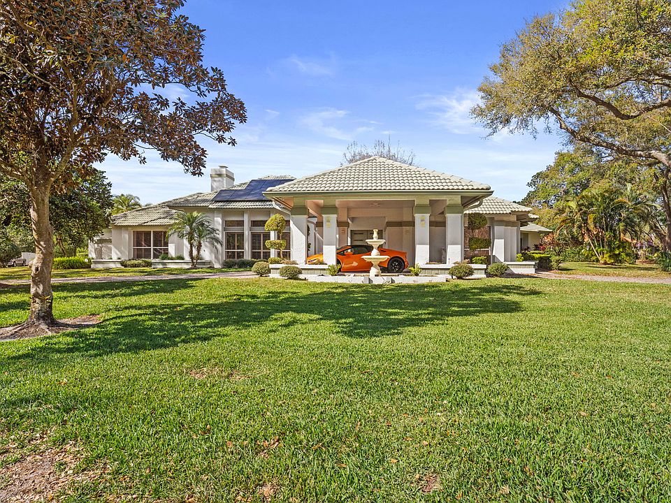 1st image of 9361 Cypress Cove Dr