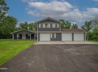 1546 S School St, Goodman, MO 64843