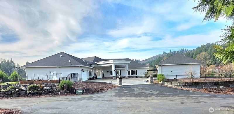 2nd image of 2567 Lewis River Road