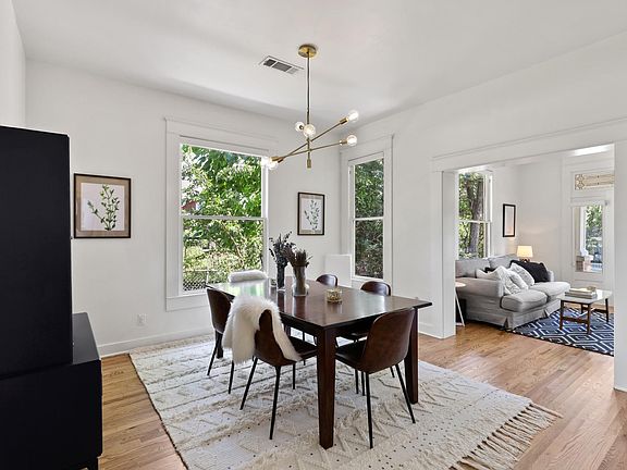 4th image of 829 N Madison Ave