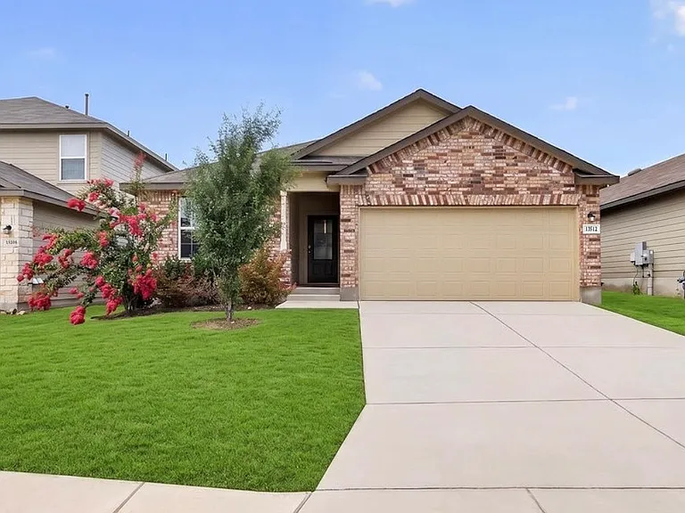 13512 Boothe Grv — Photo 1