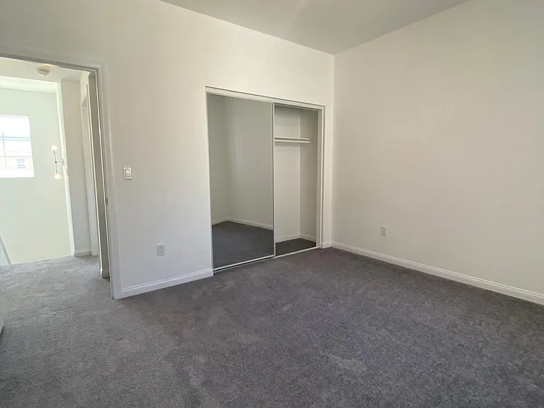 9731 Vesper Ave #9 — Photo 25