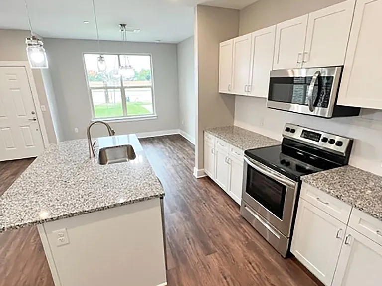 3605 Bonnie Brae St — Photo 4
