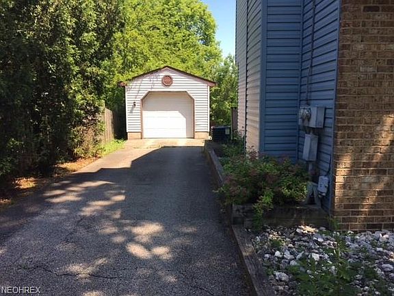 2nd image of 3914 Avalon Ct