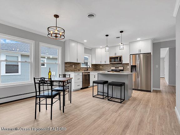3rd image of 305 St Vincent Court