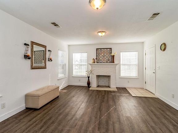 5th image of 1137 E Fountain Way