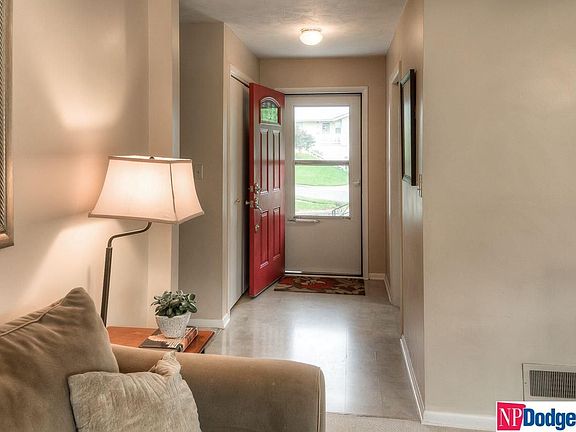 3rd image of 7065 Izard St