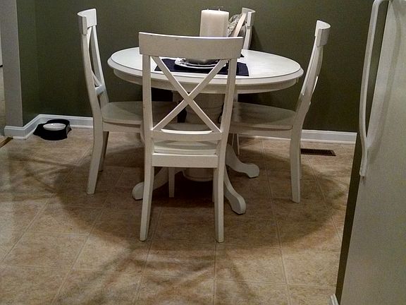 4th image of 127 John Ct