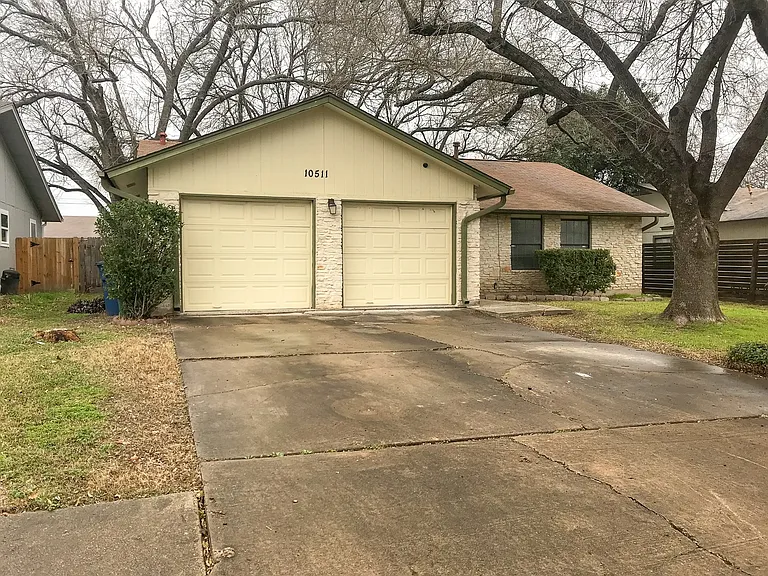 10511 Robinwood Cir — Photo 2