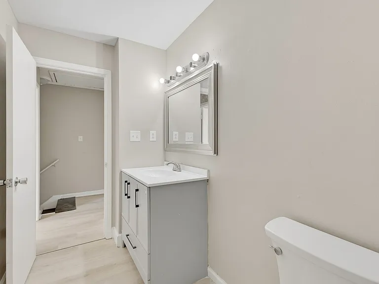 40 Carolane Drive - 4 — Photo 17